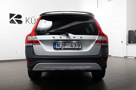 Volvo XC70 11 of 19