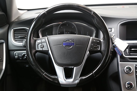 Volvo V60 Cross Country 17 of 26
