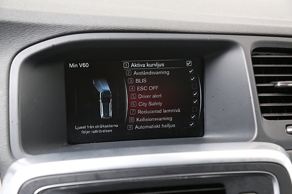 Volvo V60 Cross Country 21 of 26