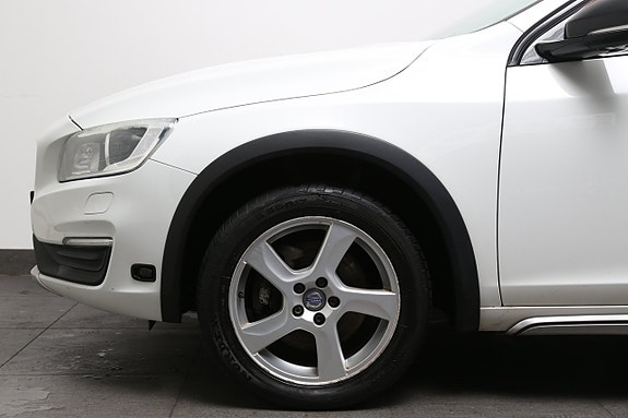 Volvo V60 Cross Country 8 of 26