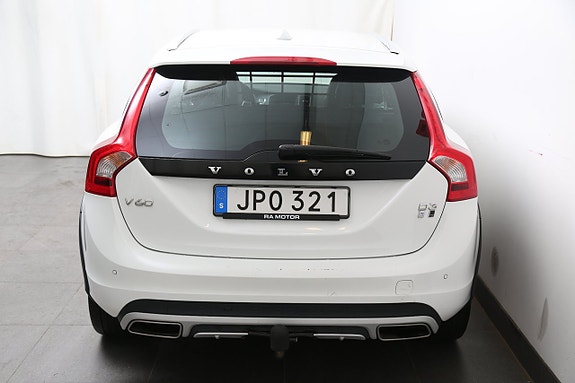 Volvo V60 Cross Country 7 of 26