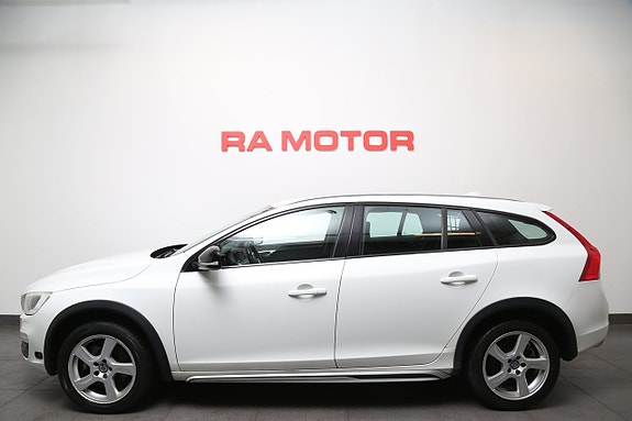 Volvo V60 Cross Country 3 of 26