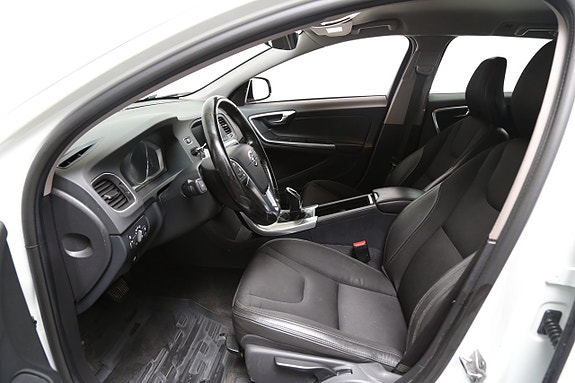 Volvo V60 Cross Country 11 of 26