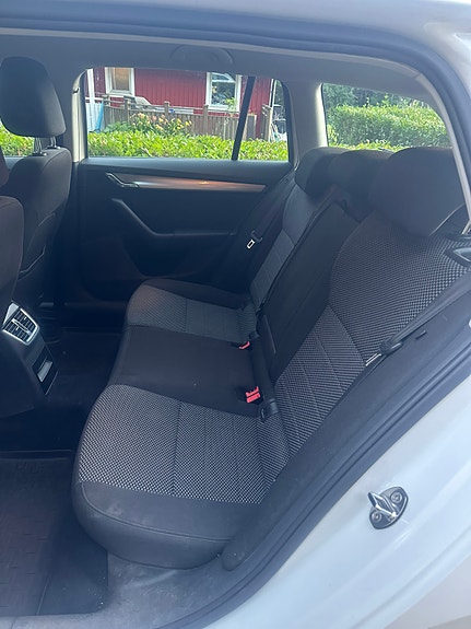 Skoda Octavia 3 of 8