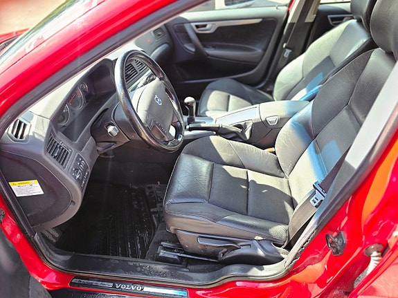 Volvo V70 11 of 18