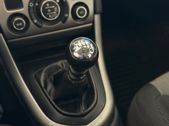 Peugeot 308 13 of 21
