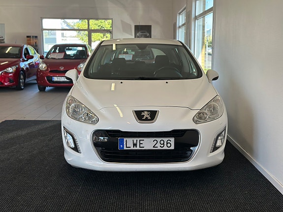 Peugeot 308 2 of 21