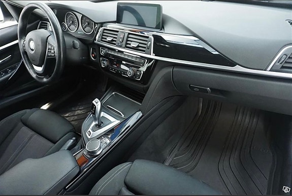 BMW 330e 4 of 15