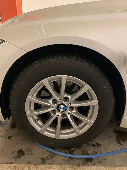 BMW 330e 13 of 15