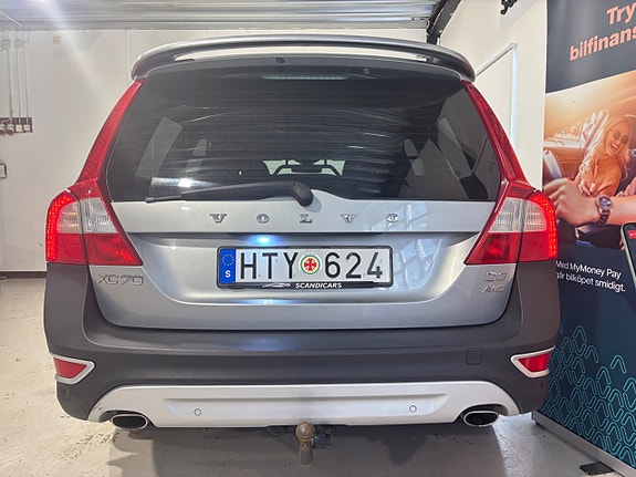 Volvo XC70 13 of 30