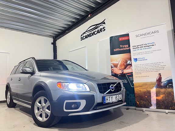 Volvo XC70 2 of 30