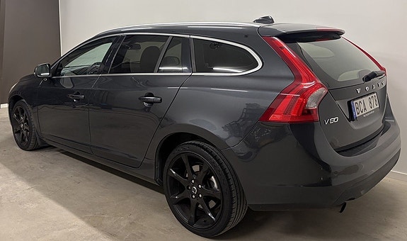 Volvo V60 3 of 10