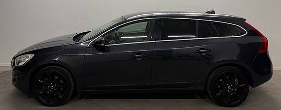 Volvo V60 2 of 10