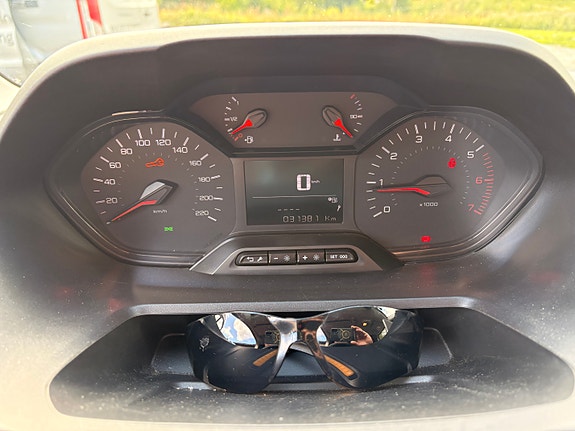 Peugeot Partner 5 of 8