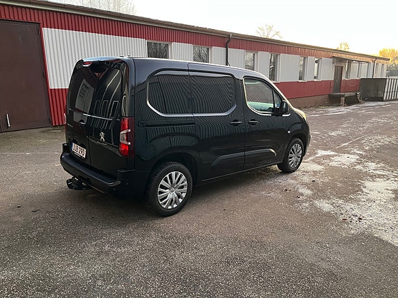 Peugeot Partner 4 of 8