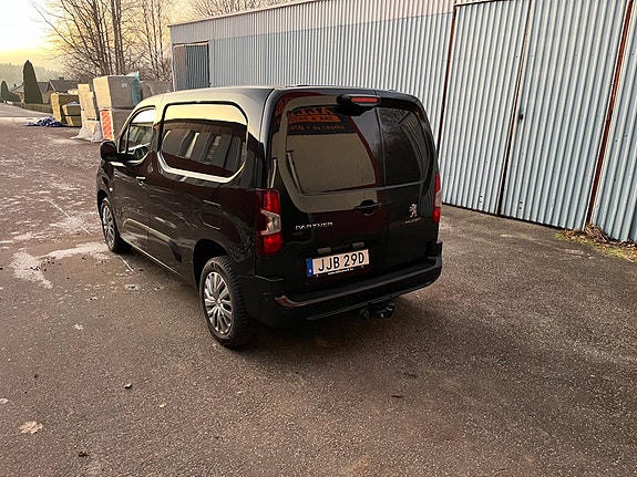Peugeot Partner 3 of 8
