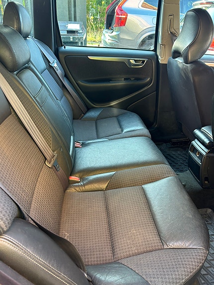 Volvo V70 4 of 14