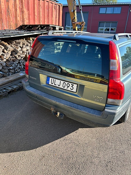 Volvo V70 11 of 14