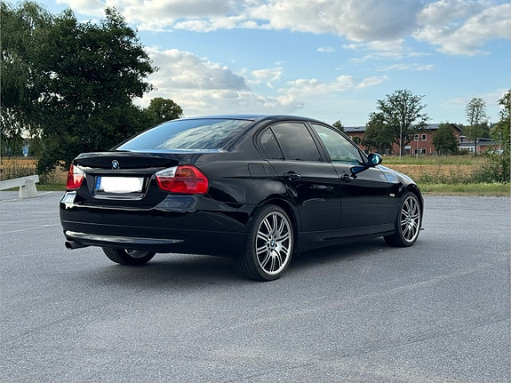 BMW 320d 4 of 7