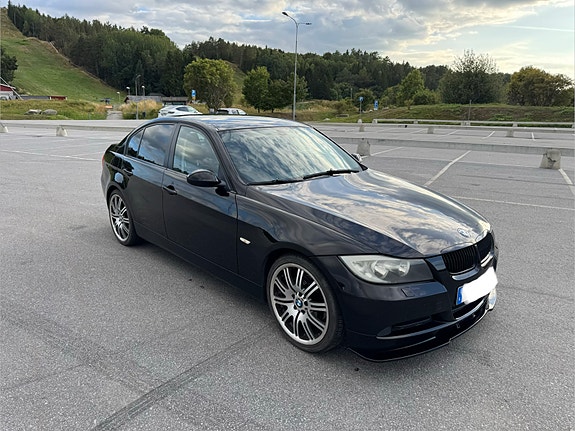 BMW 320d 2 of 7