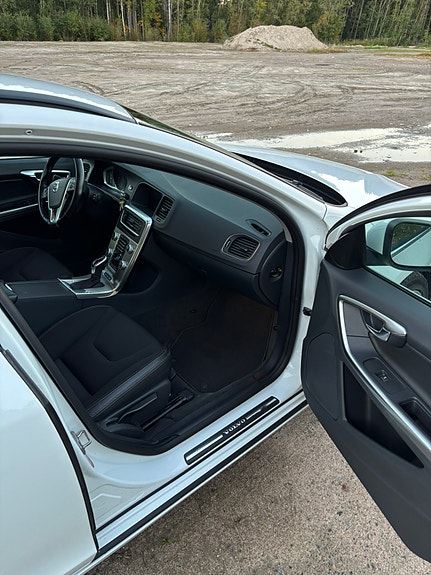 Volvo V60 6 of 9