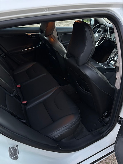 Volvo V60 8 of 9