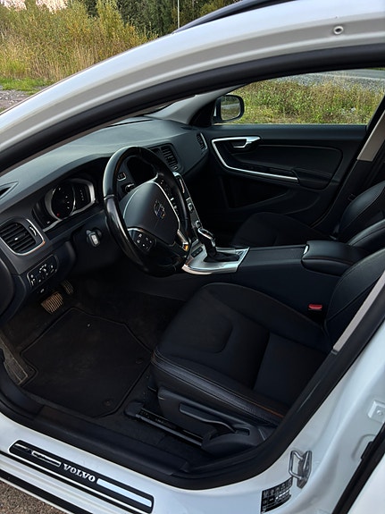 Volvo V60 5 of 9