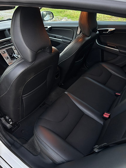 Volvo V60 7 of 9