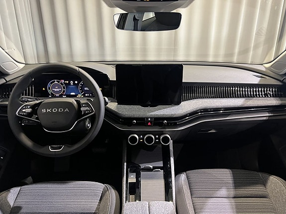 Skoda Superb 19 of 26