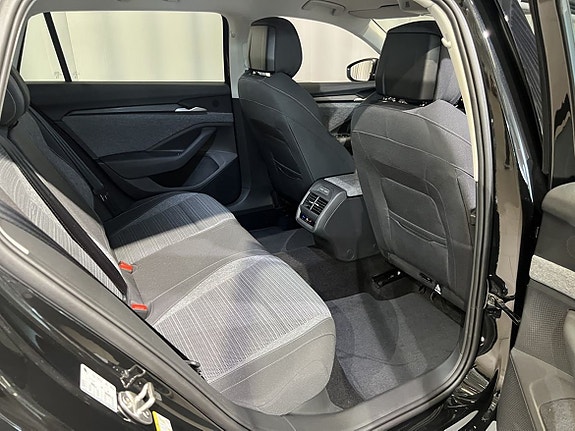 Skoda Superb 16 of 26