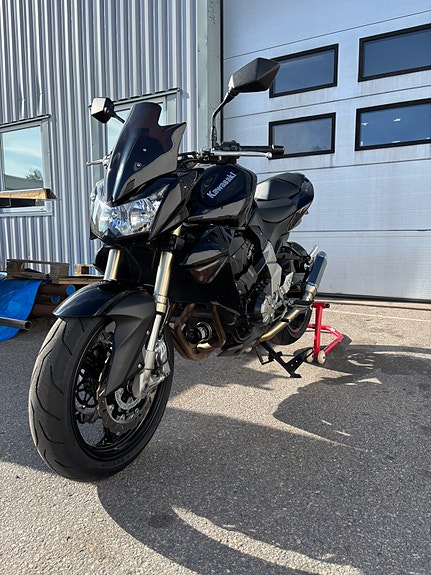 Kawasaki Z1000 4 of 7