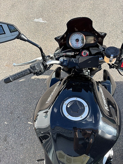 Kawasaki Z1000 5 of 7