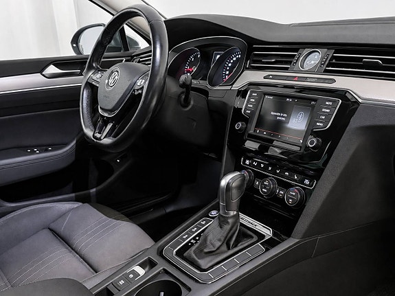 Volkswagen Passat Alltrack 15 of 17