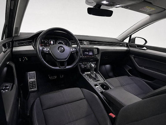 Volkswagen Passat Alltrack 11 of 17