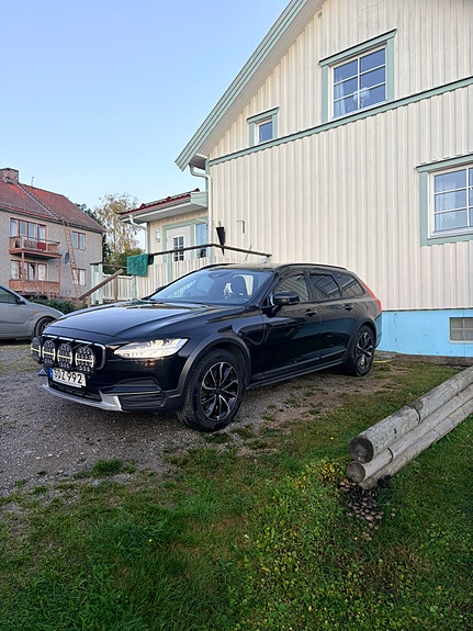 Volvo V90 Cross Country 3 of 7