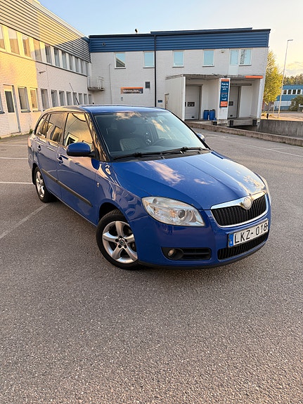 Skoda Fabia 2 of 10