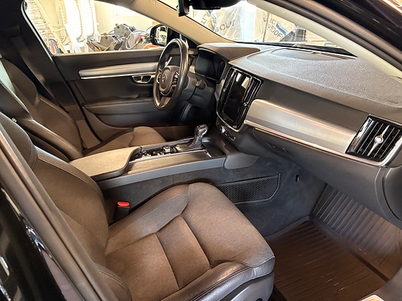 Volvo V90 8 of 12