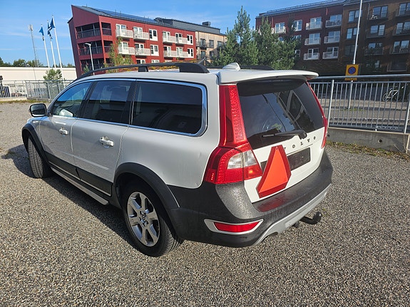 Volvo XC70 2 of 6