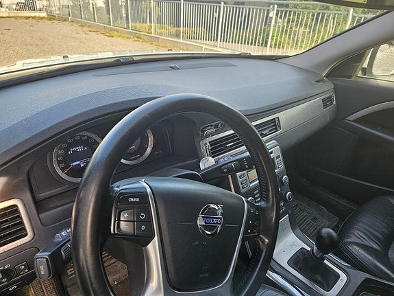 Volvo XC70 6 of 6