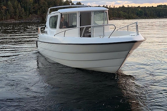 Bella 640 C – välskött båt med genomgången motor 4 of 4