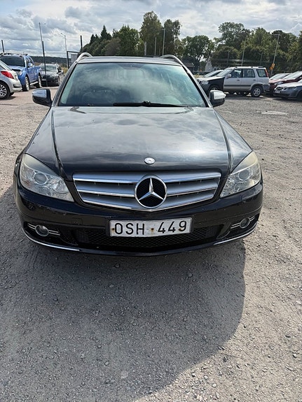 Mercedes-Benz C180 2 of 7