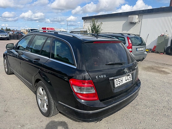 Mercedes-Benz C180 4 of 7