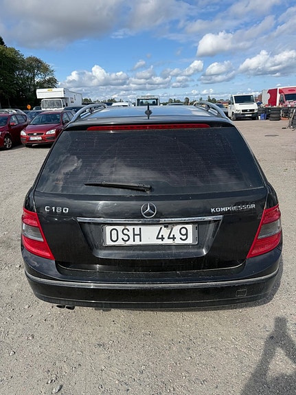 Mercedes-Benz C180 5 of 7