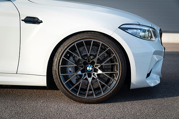 BMW M2 10 of 30