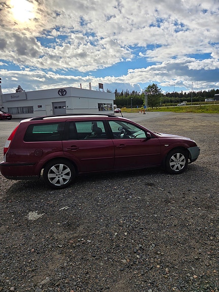 Ford Mondeo 4 of 12