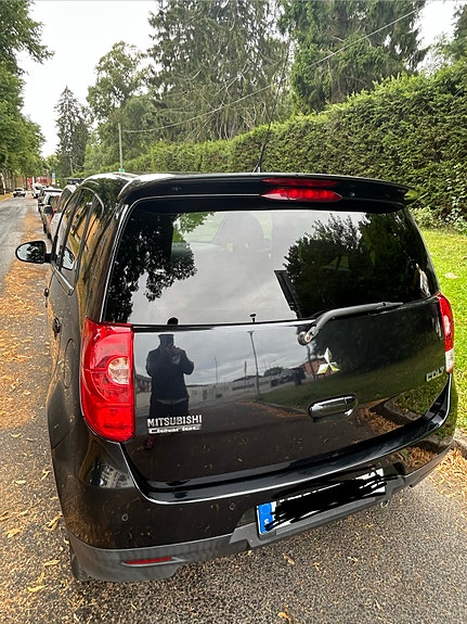 Mitsubishi Colt 2 of 6