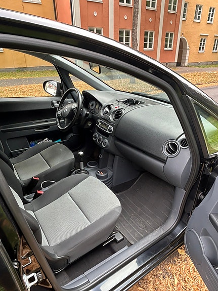 Mitsubishi Colt 6 of 6