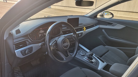 Audi A4 4 of 5