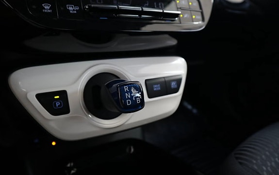 Toyota Prius 8 of 16