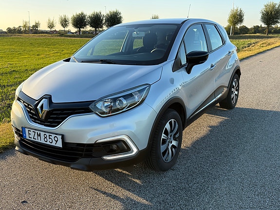Renault Captur 2 of 12